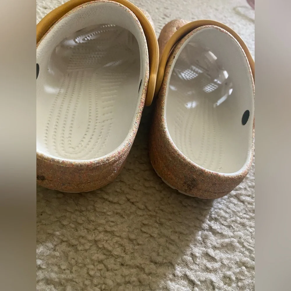 CROCS - Glittery Gold and White